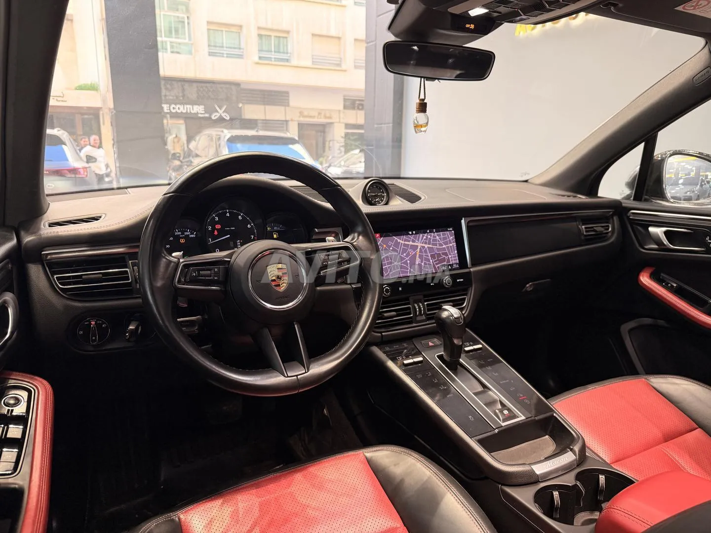Porsche Macan — photo 3