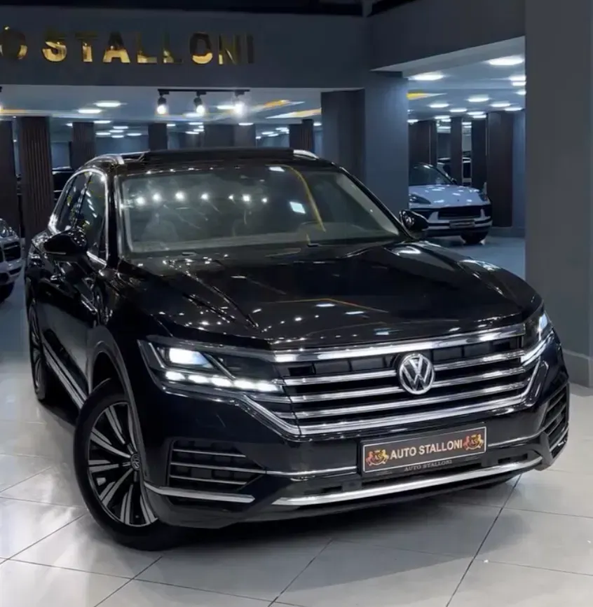 Volkswagen Touareg R-Line — Noir Intense